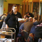 31.03.2018 Kielce. WDK.. Wielkanocne śniadanie dla bezdomnych, ubogich i samotnych / Jarosław Kubalski / Radio Kielce