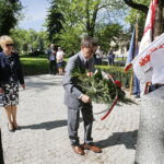 01.05.2018 Kielce. Uroczystości 1 Maja. Święto Pracy. Złożenie kwiatów pod tablicą upamiętniającą powstanie „Solidarności” na skwerze Stefana Żeromskiego / Jarosław Kubalski / Radio Kielce