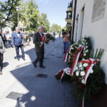 04.07.2018 Kielce. 72. rocznicy pogromu kieleckiego. Złożenie kwiatów przy kamienicy przy ulicy Planty 7/9. Solidarność / Jarosław Kubalski / Radio Kielce