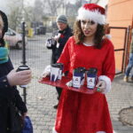 06.12.2018 Kielce. Mikołaj i Śnieżynki rozdawali cukierki i kawę pasażerom MPK / Jarosław Kubalski / Radio Kielce