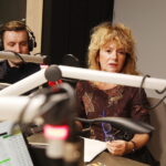 11.12.2018 Radio Kielce. "Choinka pod choinkę 2018". Finał drugiego dnia. Komisarz Kamil Tokarski - rzecznik komendanta wojewódzkiego policji i Anna Zielińska-Brudek / Jarosław Kubalski / Radio Kielce