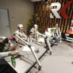 13.12.2018 Radio Kielce. "Choinka pod choinkę". Finał dnia czwartego. Studio odwiedzili leśnicy wraz z prezentami: Roman Wróblewski, Zbigniew Dąbrowski, Piotr Fitas, Dawid Żak i łowczy Jarosław Mikołajczyk / Jarosław Kubalski / Radio Kielce