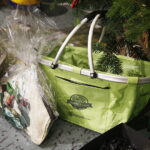 13.12.2018 Radio Kielce. "Choinka pod choinkę". Finał dnia czwartego. Studio odwiedzili leśnicy wraz z prezentami: Roman Wróblewski, Zbigniew Dąbrowski, Piotr Fitas, Dawid Żak i łowczy Jarosław Mikołajczyk / Jarosław Kubalski / Radio Kielce