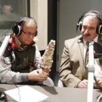 13.12.2018 Radio Kielce. "Choinka pod choinkę". Finał dnia czwartego. Studio odwiedzili leśnicy wraz z prezentami: Roman Wróblewski, Zbigniew Dąbrowski, Piotr Fitas, Dawid Żak i łowczy Jarosław Mikołajczyk / Jarosław Kubalski / Radio Kielce