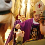 16.12.2018 Bilcza. Betlejemskie Światło Pokoju. Biskup Jan Piotrowski / Jarosław Kubalski / Radio Kielce