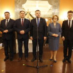 18.12.2018 Kielce. WDK. Spotkanie wigilijne Agaty Wojtyszek z przedstawicielami środowisk kombatanckich oraz działaczami opozycji antykomunistycznej z regionu świętokrzyskiego. Poseł Andrzej Kryj, poseł Marek Kwitek, senator Jarosław Rusiecki, poseł Maria Zuba i senator Krzysztof Słoń / Jarosław Kubalski / Radio Kielce