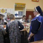 Celem tegorocznej akcji Radia Kielce „Choinka pod choinkę” jest zbiórka pieniędzy na budowę nowoczesnego i bezpiecznego placu zabaw przy ognisku wychowawczym Caritas w Jędrzejowie / Jarosław Kubalski / Radio Kielce