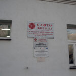 Celem tegorocznej akcji Radia Kielce „Choinka pod choinkę” jest zbiórka pieniędzy na budowę nowoczesnego i bezpiecznego placu zabaw przy ognisku wychowawczym Caritas w Jędrzejowie / Jarosław Kubalski / Radio Kielce