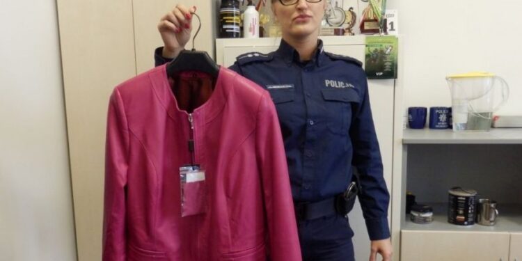 Kradziona skórzana kurtka miała być prezentem z pobytu w buskim sanatorium / KWP Kielce