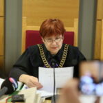 Ogłoszenie wyroku w sprawie przetargu na obsługę komunikacji miejskiej w stolicy regionu świętokrzyskiego. Przewodnicząca składu sędziowskiego Irena Szrajer-Dragan / Marzena Mąkosa / Radio Kielce