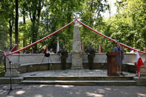 Obchody 227. rocznicy uchwalenia Konstytucji 3 Maja w parku im. Stanisława Staszica / Marzena Mąkosa / Radio Kielce