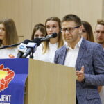 Konwencja wyborcza Bogdana Wenty i Projektu Świętokrzyskie w Filharmonii Świętokrzyskiej. Robert Kaszuba - wiceprzewodniczący rady powiatu kieleckiego  / Marzena Mąkosa / Radio Kielce