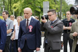 Odsłonięcie tablicy poświęconej żołnierzom 13. Pułku Ułanów Wileńskich na murach Wojewódzkiego Domu Kultury / Marzena Mąkosa / Radio Kielce