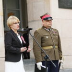 Odsłonięcie tablicy poświęconej żołnierzom 13. Pułku Ułanów Wileńskich na murach Wojewódzkiego Domu Kultury / Marzena Mąkosa / Radio Kielce