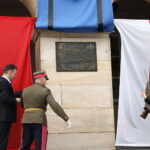 Odsłonięcie tablicy poświęconej żołnierzom 13. Pułku Ułanów Wileńskich na murach Wojewódzkiego Domu Kultury / Marzena Mąkosa / Radio Kielce