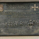 Odsłonięcie tablicy poświęconej żołnierzom 13. Pułku Ułanów Wileńskich na murach Wojewódzkiego Domu Kultury / Marzena Mąkosa / Radio Kielce