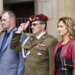 Odsłonięcie tablicy poświęconej żołnierzom 13. Pułku Ułanów Wileńskich na murach Wojewódzkiego Domu Kultury / Marzena Mąkosa / Radio Kielce