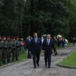 Uroczystości przy Kopcu Niepodległości. Na zdjęciu po lewej: Jan Józef Kasprzyk - szef Urzędu do Spraw Kombatantów i Osób Represjonowanych / Marzena Mąkosa / Radio Kielce