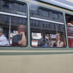 Przemarsz uczestników Marszu Szlakiem I Kompanii Kadrowej z asystą wojskową i orkiestrą z Oleandrów na Wawel / Marzena Mąkosa / Radio Kielce