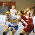 Młodzieżowe Mistrzostwa Świata kobiet do lat 18. Węgry - Rosja (finał) / Marzena Mąkosa / Radio Kielce