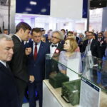 XXVI Międzynarodowy Salon Przemysłu Obronnego. Na zdjęciu: Andrzej Bętkowski - wicewojewoda świętokrzyski, Mariusz Błaszczak - Minister Obrony Narodowej , Andrzej Mochoń - prezes Targów Kielce i Anna Krupka - poseł PiS / Marzena Mąkosa / Radio Kielce