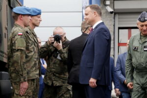 Spotkanie prezydenta RP, Andrzeja Dudy z parlamentarzystami i dziennikarzami w Targach Kielce. Na zdjęciu (po prawej): Andrzej Duda - prezydent RP / Marzena Mąkosa / Radio Kielce