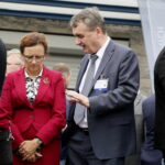 Spotkanie prezydenta RP, Andrzeja Dudy z parlamentarzystami i dziennikarzami w Targach Kielce. Na zdjęciu (od lewej): Agata Wojtyszek - wojewoda świętokrzyski i Wojciech Lubawski - prezydent Kielc / Marzena Mąkosa / Radio Kielce