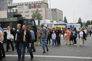 XXVI Międzynarodowy Salon Przemysłu Obronnego MSPO. Dzień otwarty dla zwiedzających / Marzena Mąkosa / Radio Kielce