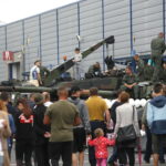 XXVI Międzynarodowy Salon Przemysłu Obronnego MSPO. Dzień otwarty dla zwiedzających / Marzena Mąkosa / Radio Kielce