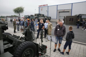 XXVI Międzynarodowy Salon Przemysłu Obronnego MSPO. Dzień otwarty dla zwiedzających / Marzena Mąkosa / Radio Kielce