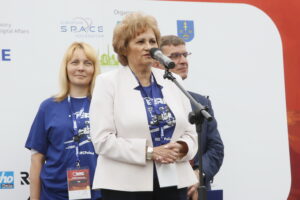 Otwarcie European Rover Challenge. Przemawia Danuta Krępa - starosta starachowicki / Marzena Mąkosa / Radio Kielce