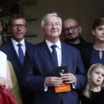 Promocja książki Edwarda Kusztala. Po prawej Krzysztof Lipiec -  poseł PiS / Marzena Mąkosa / Radio Kielce