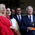 Promocja książki Edwarda Kusztala. Po prawej Krzysztof Lipiec - poseł PiS / Marzena Mąkosa / Radio Kielce