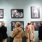 Promocja książki Edwarda Kusztala. Wystawa towarzysząca promocji książki / Marzena Mąkosa / Radio Kielce