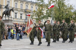 Przysięga żołnierzy Wojsk Obrony Terytorialnej / Marzena Mąkosa / Radio Kielce