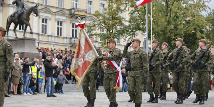 Przysięga żołnierzy Wojsk Obrony Terytorialnej / Marzena Mąkosa / Radio Kielce