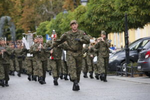 Przysięga żołnierzy Wojsk Obrony Terytorialnej / Marzena Mąkosa / Radio Kielce