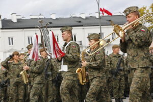 Przysięga żołnierzy Wojsk Obrony Terytorialnej / Marzena Mąkosa / Radio Kielce