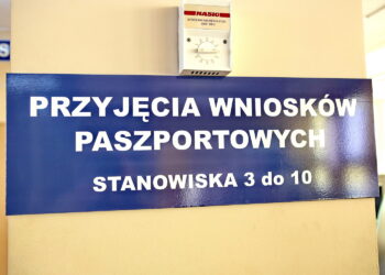 Oddział Obsługi Paszportowej w Świętokrzyskim Urzędzie Wojewódzkim w Kielcach / Marzena Mąkosa / Radio Kielce