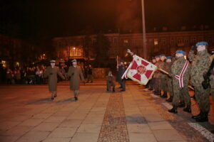 Uroczysty capstrzyk z okazji Narodowego Święta Niepodległości / Marzena Mąkosa / Radio Kielce