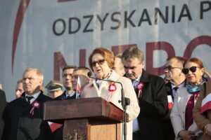 Obchody Święta Niepodległości. Przemawia Maria Zuba - poseł PiS / Marzena Mąkosa / Radio Kielce