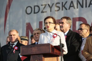 Obchody Święta Niepodległości. Przemawia Agata Wojtyszek - wojewoda świętokrzyski / Marzena Mąkosa / Radio Kielce