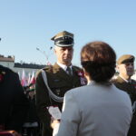 Obchody Święta Niepodległości. Wręczenie odznaczeń państwowych, medali okolicznościowych na 100-lecie niepodległości. Odznaczenie otrzymuje płk Jarosław Molisak - szef WSzW w Kielcach  / Marzena Mąkosa / Radio Kielce