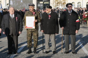 Obchody Święta Niepodległości. Przekazanie przesłania Weteranów Walk o Niepodległość Rzeczpospolitej Polskiej młodemu pokoleniu / Marzena Mąkosa / Radio Kielce