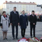 Obchody Święta Niepodległości. Kwiaty składa prezydent elekt Bogdan Wenta / Marzena Mąkosa / Radio Kielce