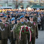 Obchody Święta Niepodległości. Kwiaty składa reprezentacja Wojska Polskiego  / Marzena Mąkosa / Radio Kielce