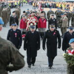 Obchody Święta Niepodległości. Kwiaty składa reprezentacja Straży Pożarnej  / Marzena Mąkosa / Radio Kielce