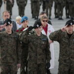 Obchody Święta Niepodległości. Kwiaty składa grupa Strzelec / Marzena Mąkosa / Radio Kielce