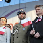 Obchody Święta Niepodległości. Na zdjęciu (od lewej): Agata Wojtyszek - wojewoda świętokrzyski, płk Paweł Chabielski - dowódca CPdMZ i Krzysztof Słoń - senator RP / Marzena Mąkosa / Radio Kielce