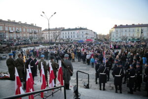 Obchody Święta Niepodległości. Defilada / Marzena Mąkosa / Radio Kielce